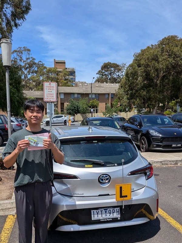 International driver holding Victorian driver's licence after overseas licence conversion in Melbourne
