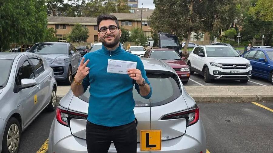 Driving Lessons Near Lygon Street Carlton: Local Expert Instructors | Freshers