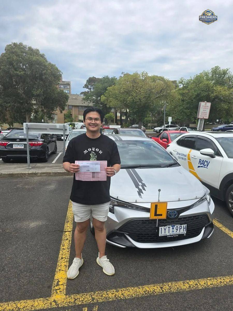 Student thumbs up after passing VicRoads drive test — Freshers Driving School