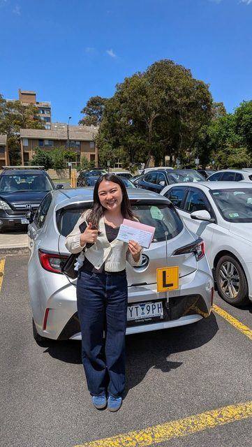 Driving school Reservoir — learner driver with Freshers Driving School VicRoads accredited instructor Reservoir Melbourne