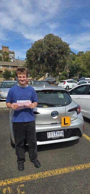 Driving school Heidelberg — learner driver with Freshers Driving School VicRoads accredited instructor Heidelberg Melbourne